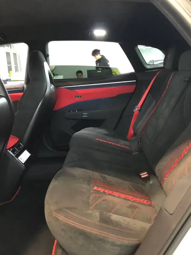 2025 Zeekr 001 FR BEV 100KWH,autocango,china used car exporter,china ev exporter,chinese used car exporter,chinese used ev exporter