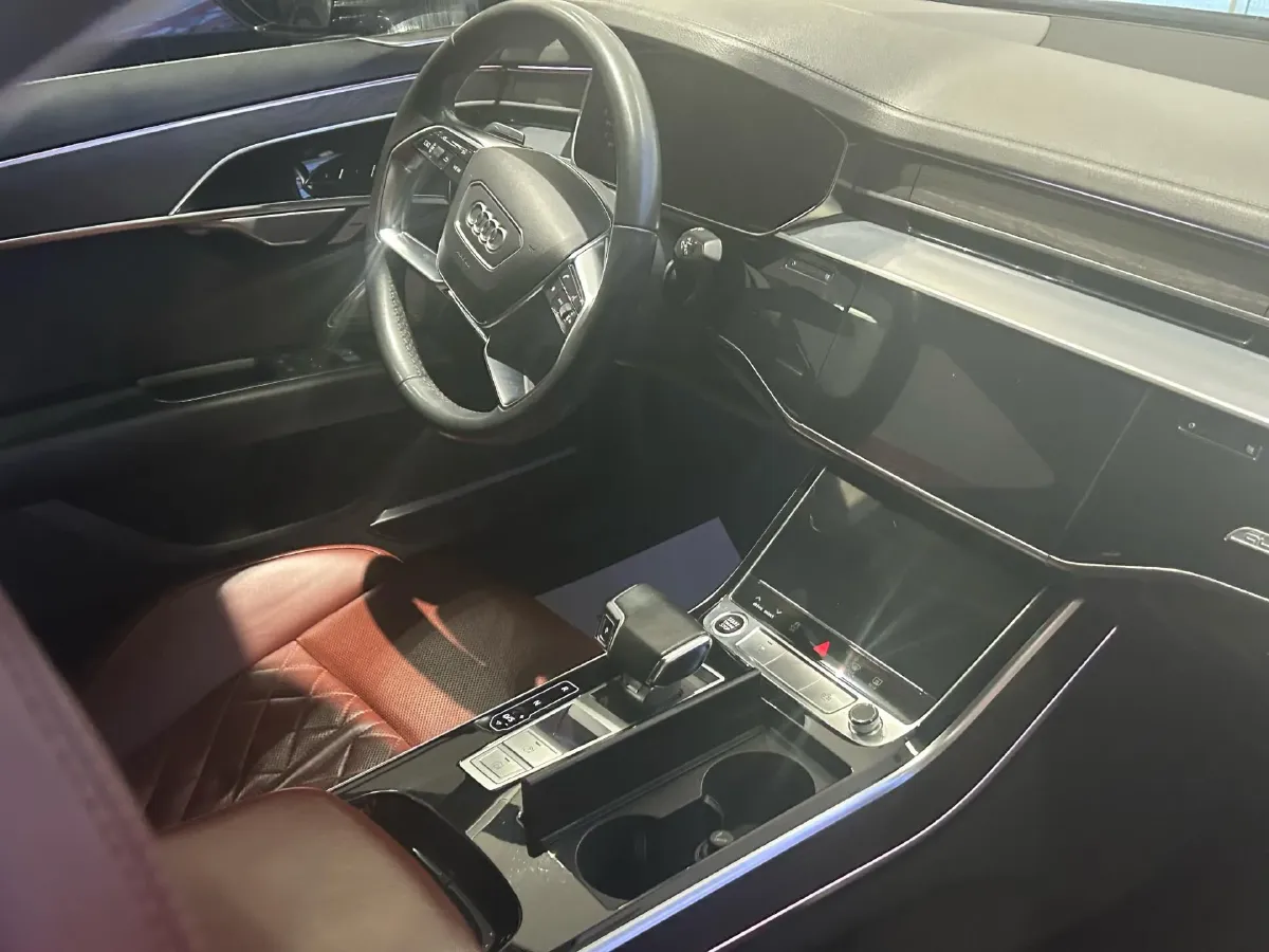 2021 Audi A8 3.0T 286HP V6 8AT,autocango,china used car exporter,china ev exporter,chinese used car exporter,chinese used ev exporter