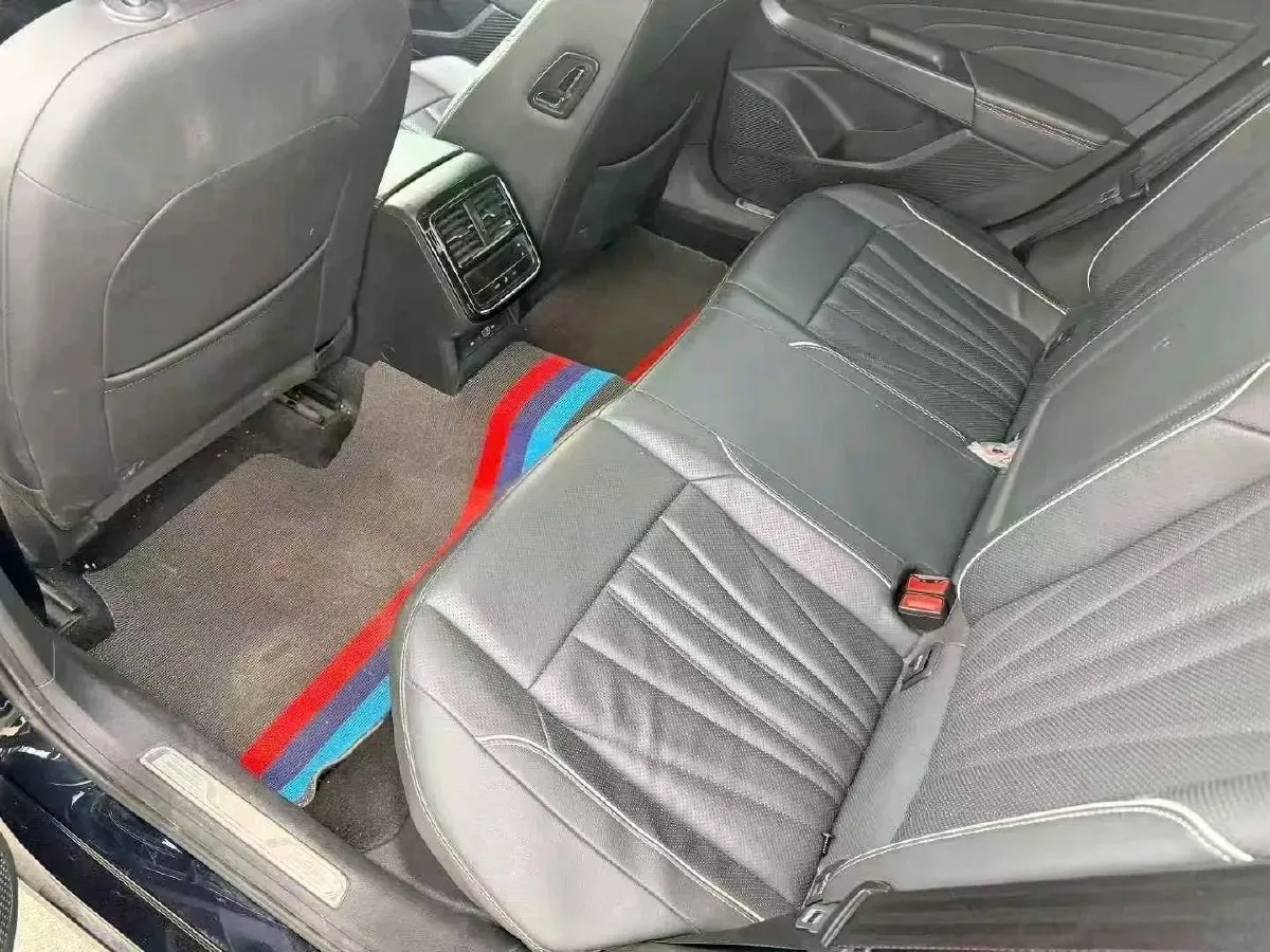 2024 Volkswagen Passat 2.0T 220HP L4 7DCT,autocango,china used car exporter,china ev exporter,chinese used car exporter,chinese used ev exporter