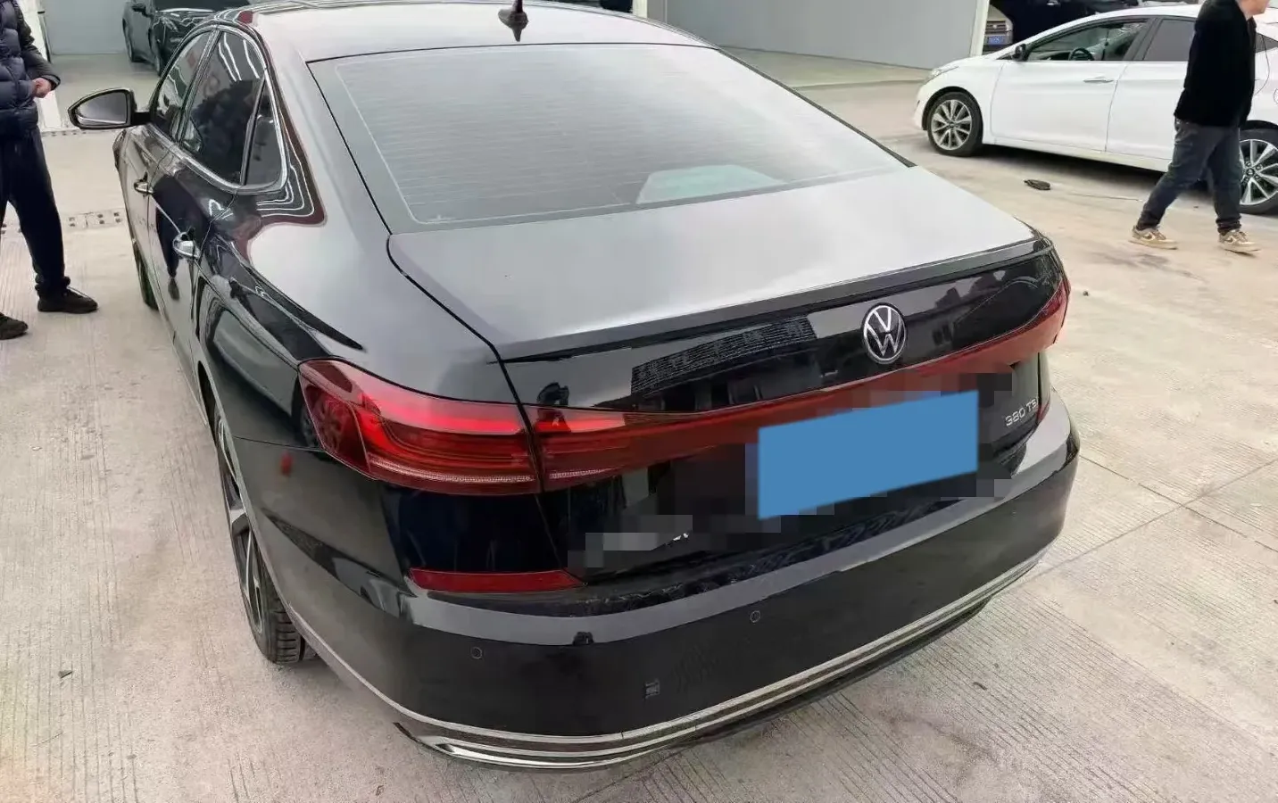 2024 Volkswagen Passat 2.0T 220HP L4 7DCT,autocango,china used car exporter,china ev exporter,chinese used car exporter,chinese used ev exporter