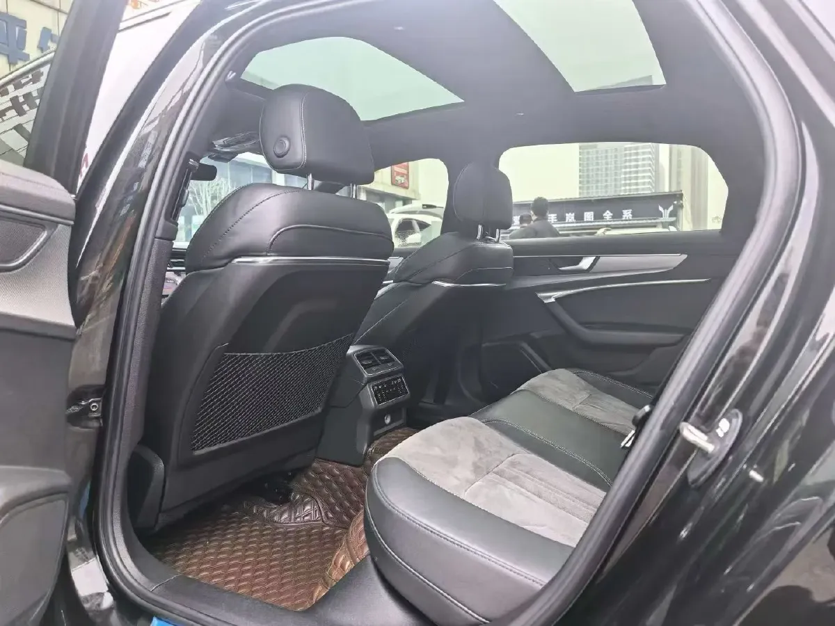 2022 Audi A6L 2.0T 224HP L4 7DCT,autocango,china used car exporter,china ev exporter,chinese used car exporter,chinese used ev exporter