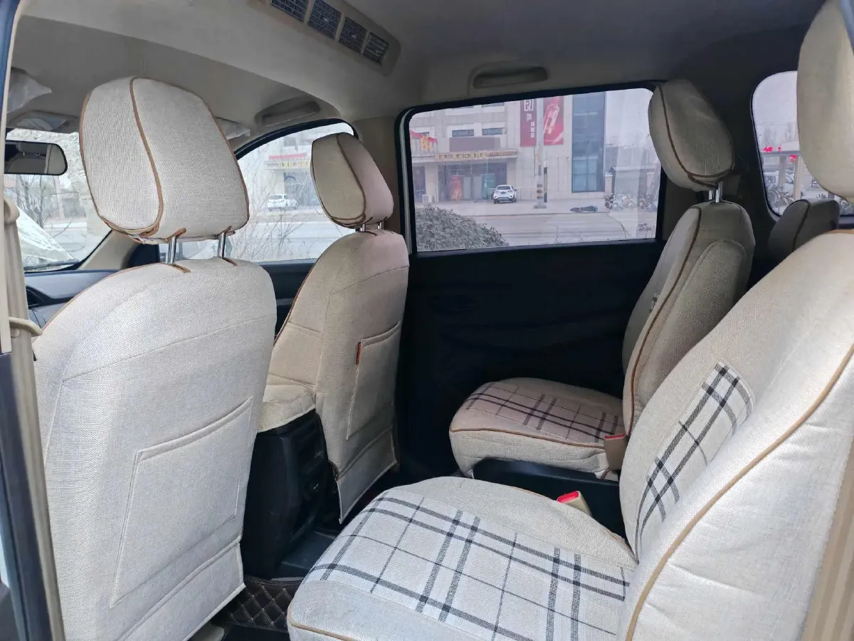 2021 WuLing HongGuang 1.5L 99HP L4 6MT,autocango,china used car exporter,china ev exporter,chinese used car exporter,chinese used ev exporter