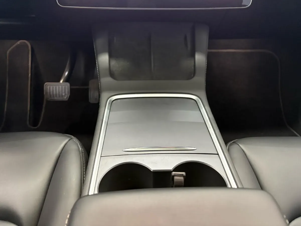 2022 Tesla Model Y BEV 60KWH,autocango,china used car exporter,china ev exporter,chinese used car exporter,chinese used ev exporter