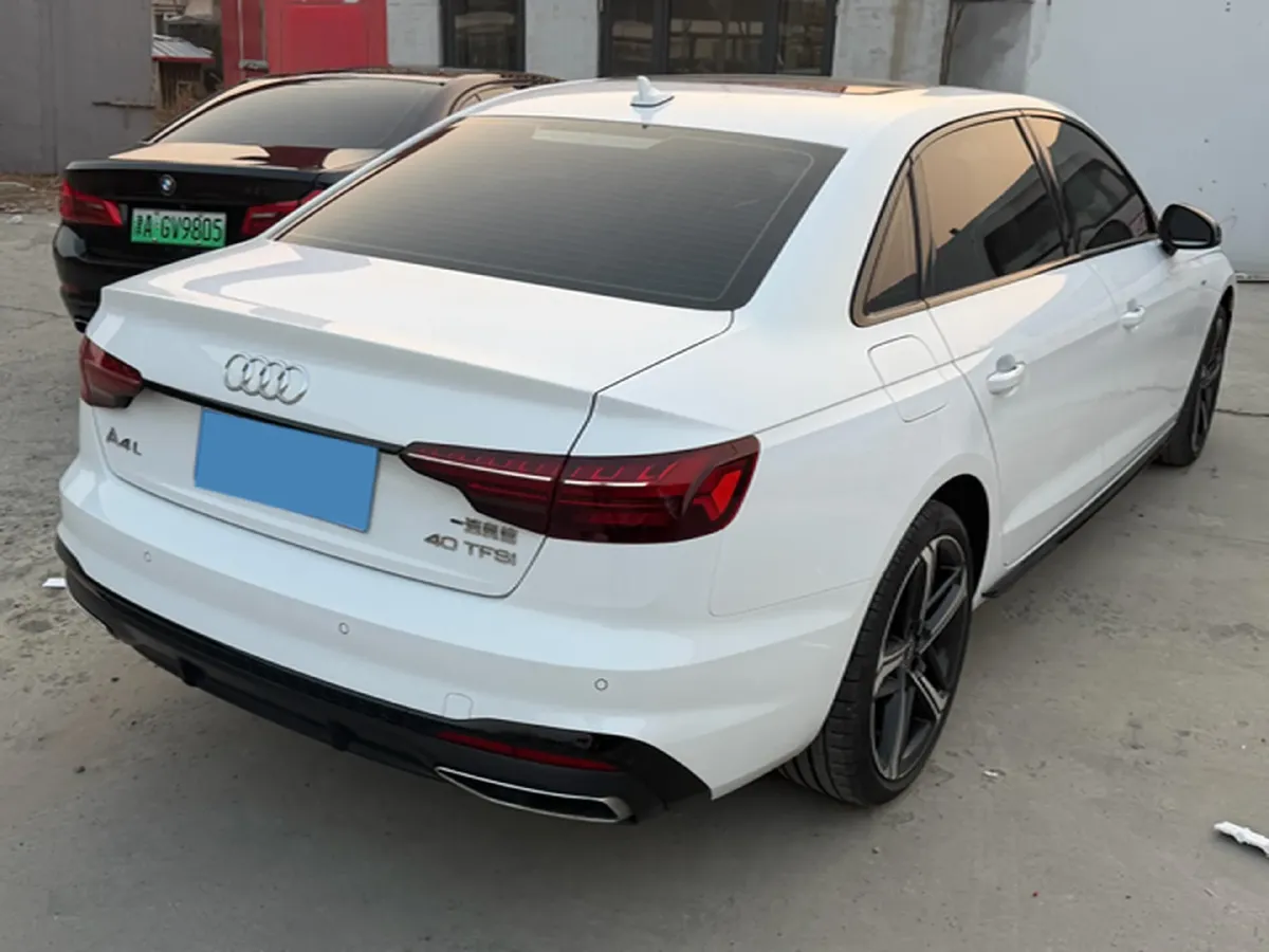 2023 Audi A4L 2.0T 190HP L4 7DCT,autocango,china used car exporter,china ev exporter,chinese used car exporter,chinese used ev exporter