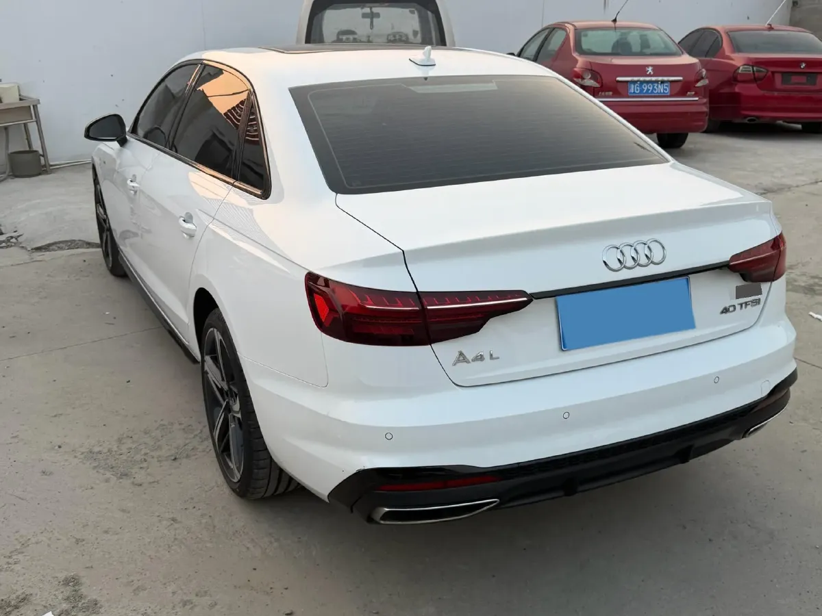 2023 Audi A4L 2.0T 190HP L4 7DCT,autocango,china used car exporter,china ev exporter,chinese used car exporter,chinese used ev exporter