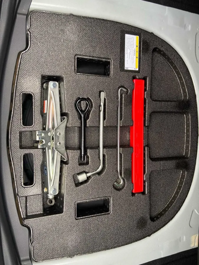 2021 Toyota Camry 2.5L 209HP L4 8AT,autocango,china used car exporter,china ev exporter,chinese used car exporter,chinese used ev exporter