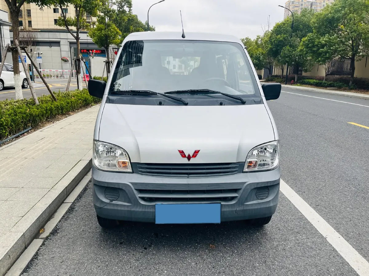2020 WuLing ZhiGuang 1.2L 76HP L4 5MT,autocango,china used car exporter,china ev exporter,chinese used car exporter,chinese used ev exporter