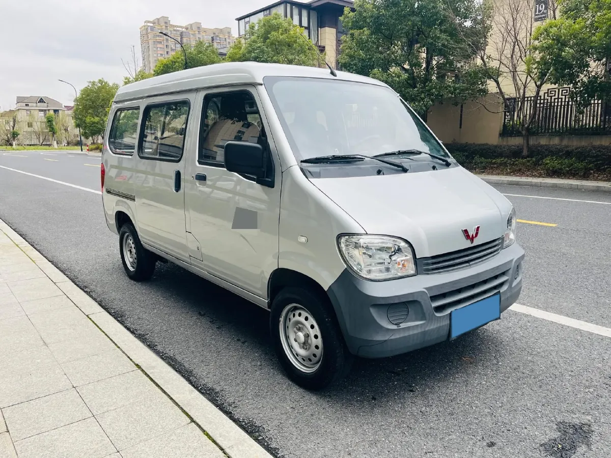 2020 WuLing ZhiGuang 1.2L 76HP L4 5MT,autocango,china used car exporter,china ev exporter,chinese used car exporter,chinese used ev exporter