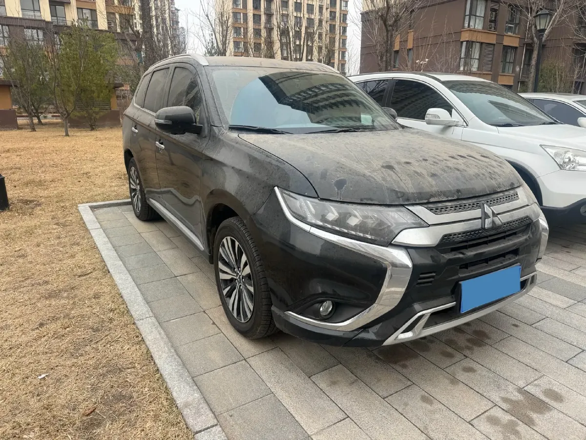 2021 Mitsubishi Outlander 2.4L 192HP L4 CVT,autocango,china used car exporter,china ev exporter,chinese used car exporter,chinese used ev exporter