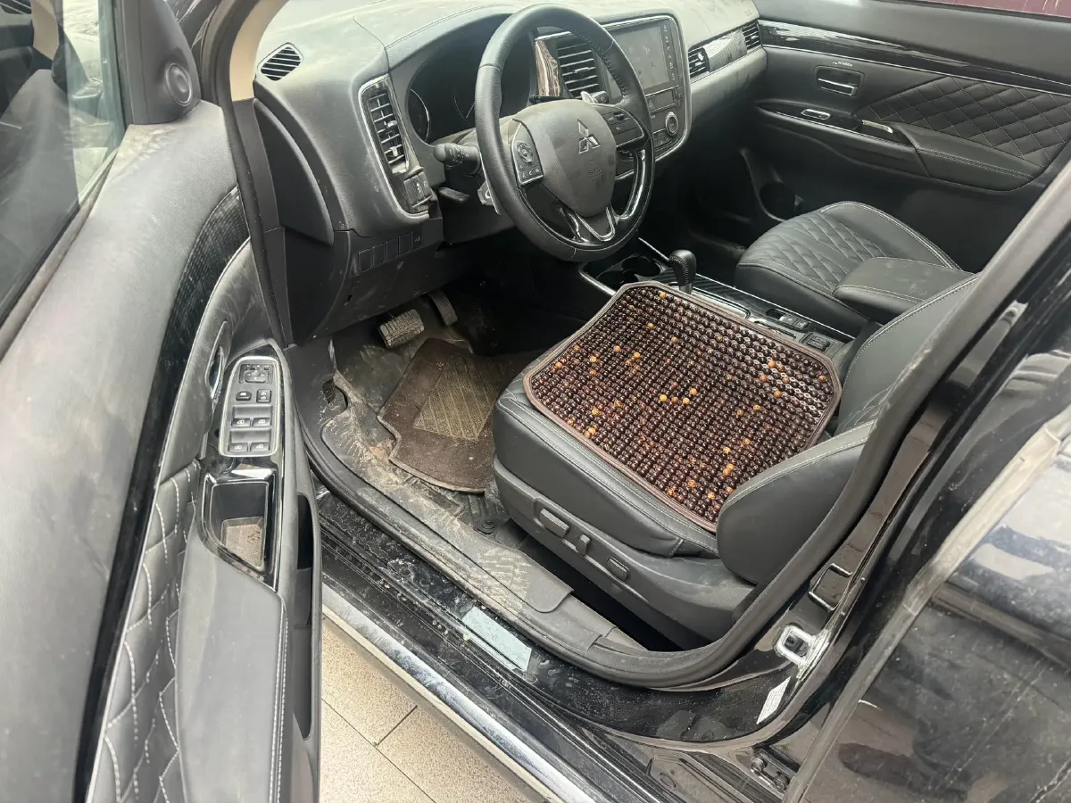 2021 Mitsubishi Outlander 2.4L 192HP L4 CVT,autocango,china used car exporter,china ev exporter,chinese used car exporter,chinese used ev exporter