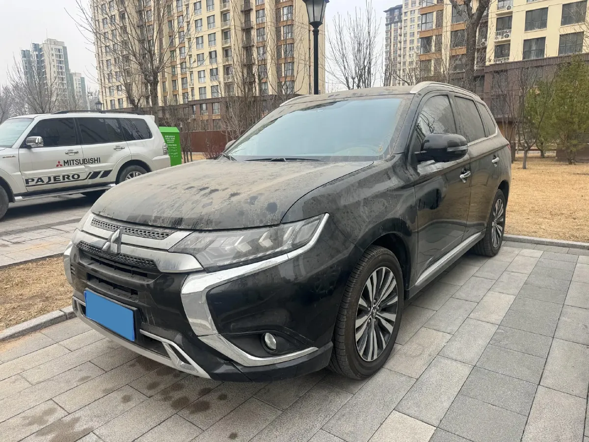 2021 Mitsubishi Outlander 2.4L 192HP L4 CVT,autocango,china used car exporter,china ev exporter,chinese used car exporter,chinese used ev exporter