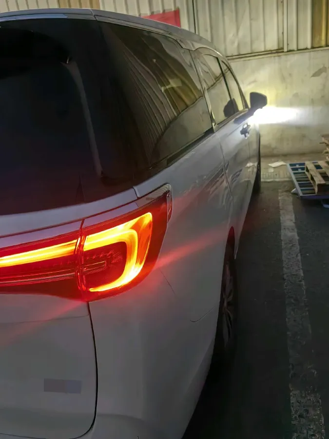 2021 Buick GL8 2.0T 237HP L4 9AT,autocango,china used car exporter,china ev exporter,chinese used car exporter,chinese used ev exporter