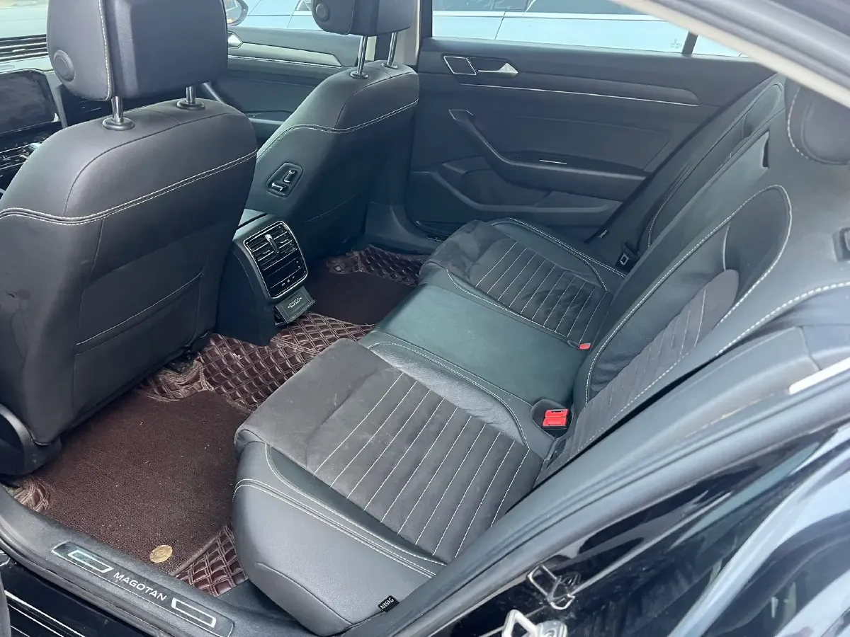 2020 Volkswagen Magotan 2.0T 186HP L4 7DCT,autocango,china used car exporter,china ev exporter,chinese used car exporter,chinese used ev exporter