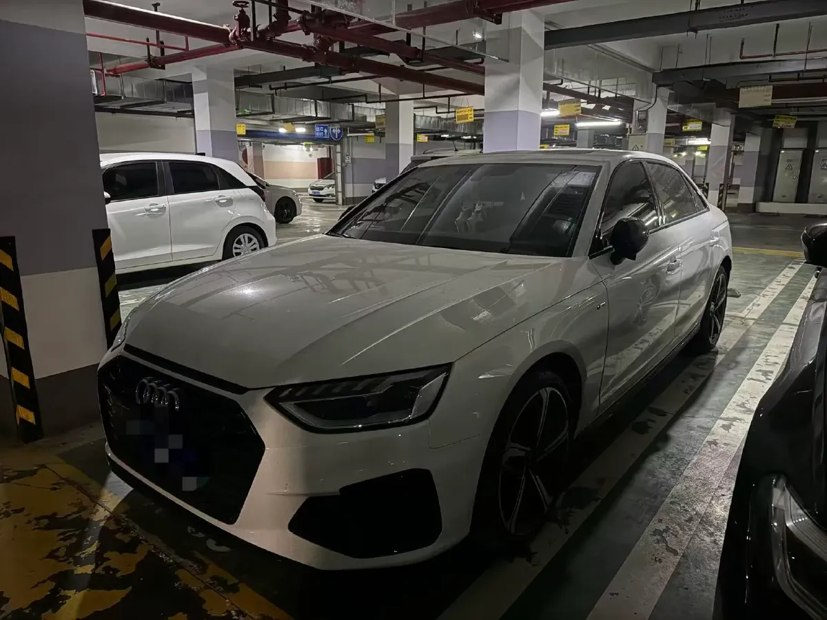 2024 Audi A4L 2.0T 190HP L4 7DCT,autocango,china used car exporter,china ev exporter,chinese used car exporter,chinese used ev exporter