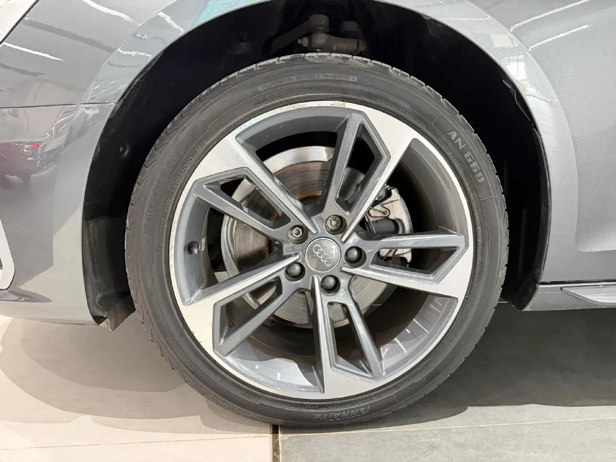 2020 Audi A4L 2.0T 190HP L4 7DCT,autocango,china used car exporter,china ev exporter,chinese used car exporter,chinese used ev exporter