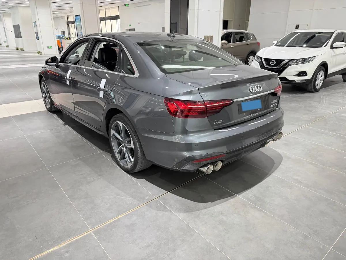 2020 Audi A4L 2.0T 190HP L4 7DCT,autocango,china used car exporter,china ev exporter,chinese used car exporter,chinese used ev exporter