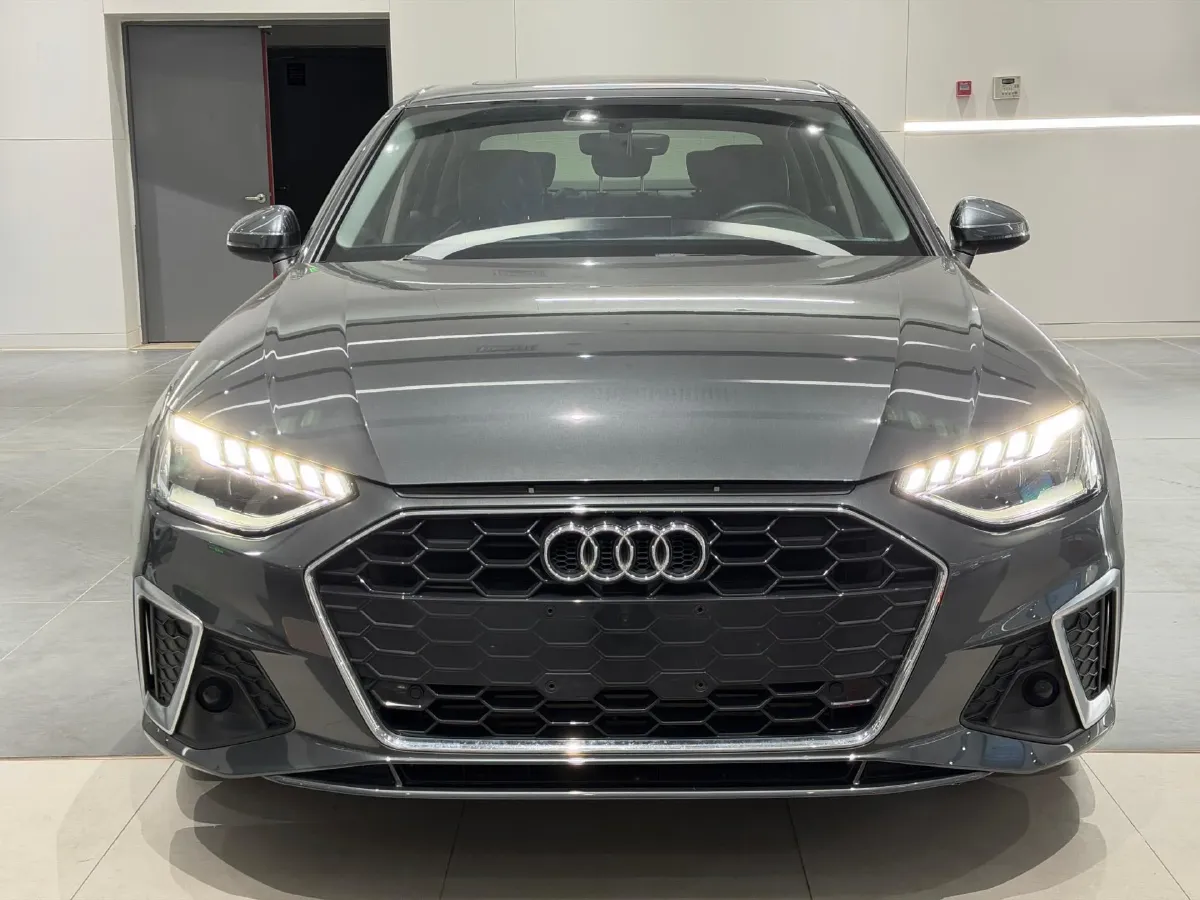 2020 Audi A4L 2.0T 190HP L4 7DCT,autocango,china used car exporter,china ev exporter,chinese used car exporter,chinese used ev exporter