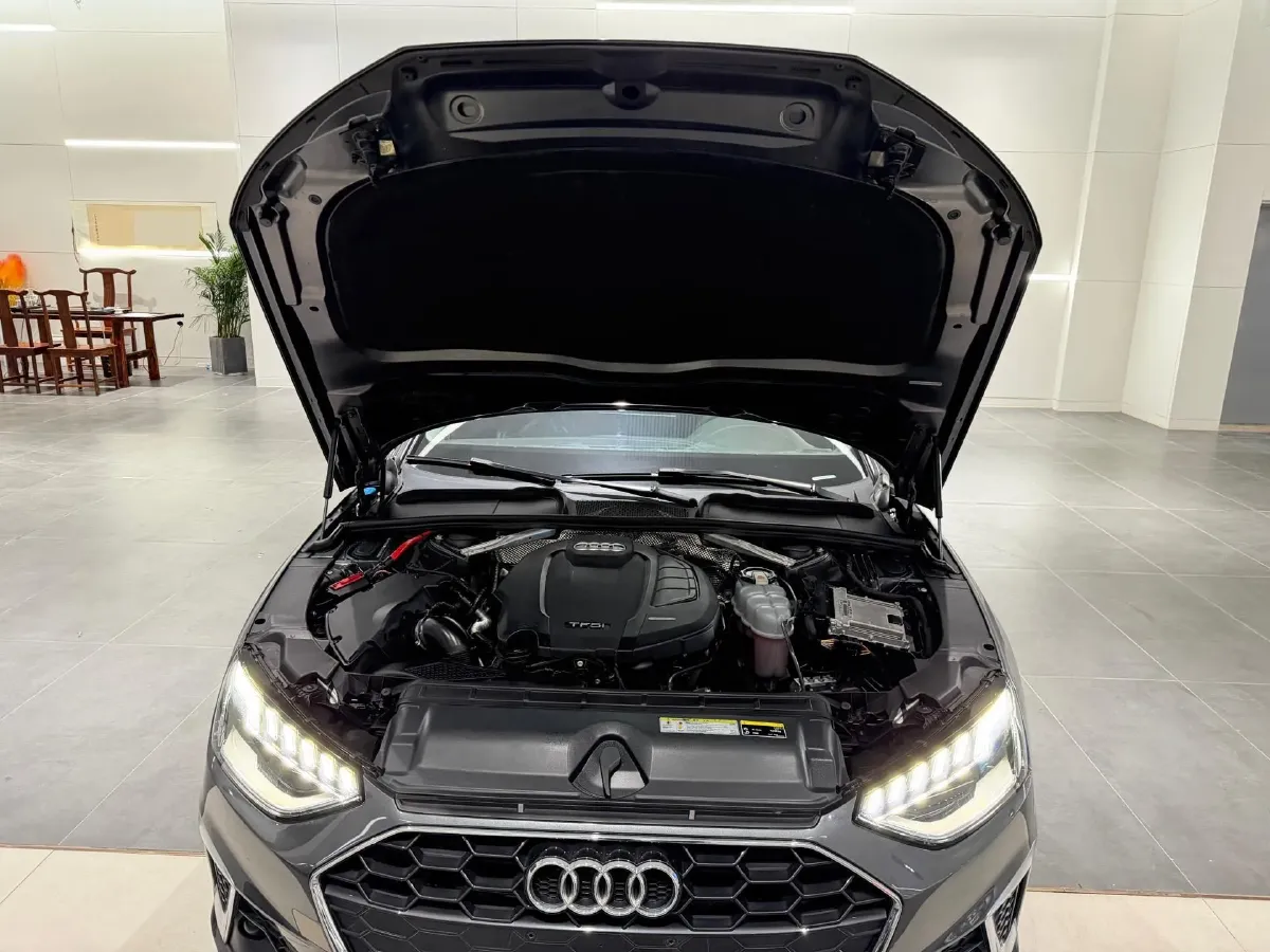 2020 Audi A4L 2.0T 190HP L4 7DCT,autocango,china used car exporter,china ev exporter,chinese used car exporter,chinese used ev exporter