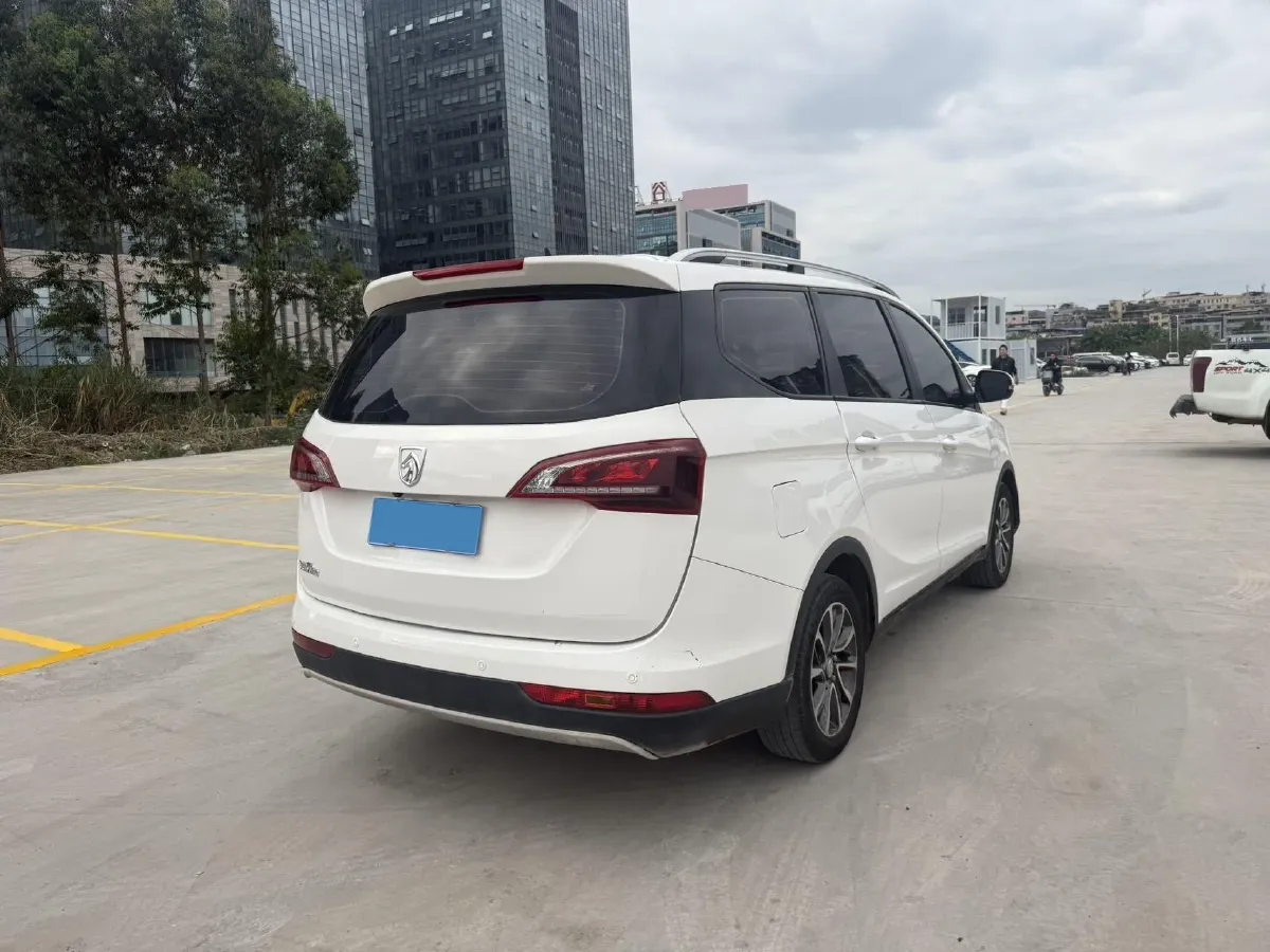 2021 BaoJun 730 1.5L 105HP L4 6MT,autocango,china used car exporter,china ev exporter,chinese used car exporter,chinese used ev exporter