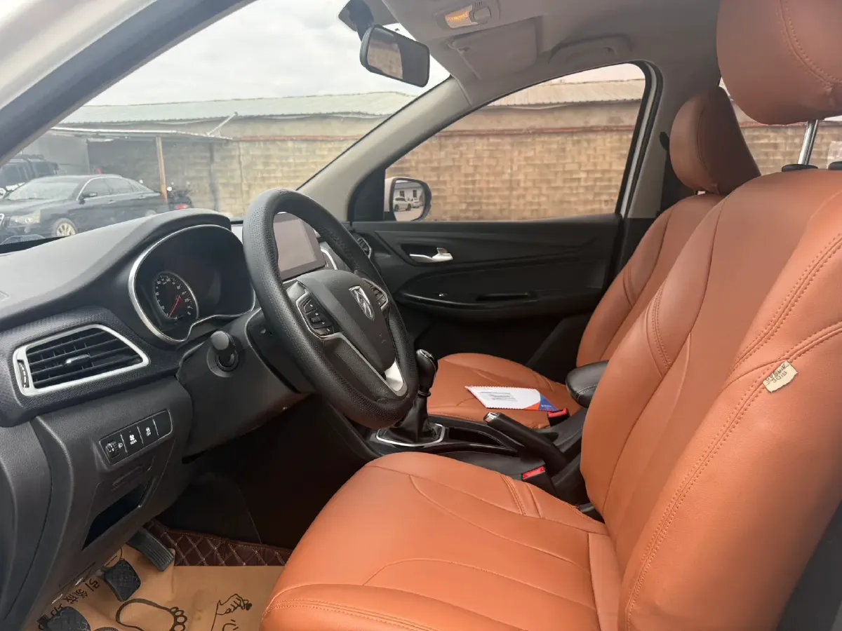 2021 BaoJun 730 1.5L 105HP L4 6MT,autocango,china used car exporter,china ev exporter,chinese used car exporter,chinese used ev exporter