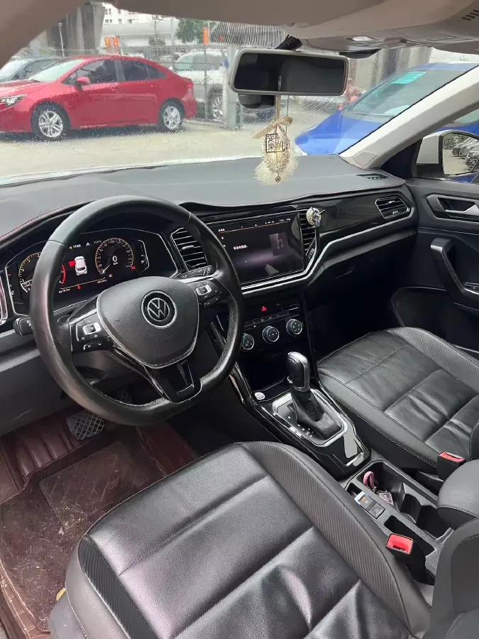 2022 Volkswagen T-Roc 1.4T 150HP L4 7DCT,autocango,china used car exporter,china ev exporter,chinese used car exporter,chinese used ev exporter