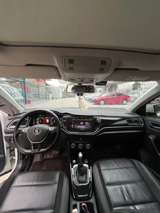 2022 Volkswagen T-Roc 1.4T 150HP L4 7DCT,autocango,china used car exporter,china ev exporter,chinese used car exporter,chinese used ev exporter