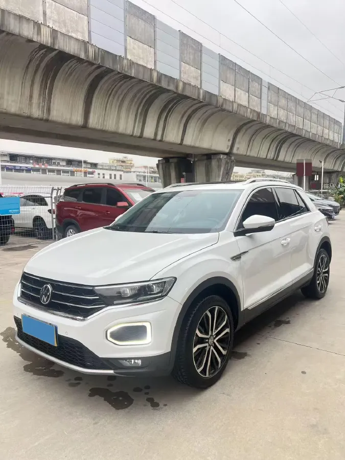 2022 Volkswagen T-Roc 1.4T 150HP L4 7DCT,autocango,china used car exporter,china ev exporter,chinese used car exporter,chinese used ev exporter
