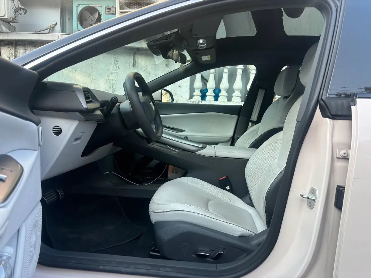 2024 ARCFOX αT5 BEV 79.2KWH,autocango,china used car exporter,china ev exporter,chinese used car exporter,chinese used ev exporter