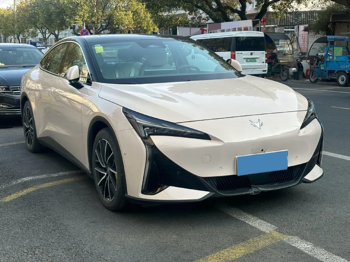 2024 ARCFOX αT5 BEV 79.2KWH,autocango,china used car exporter,china ev exporter,chinese used car exporter,chinese used ev exporter