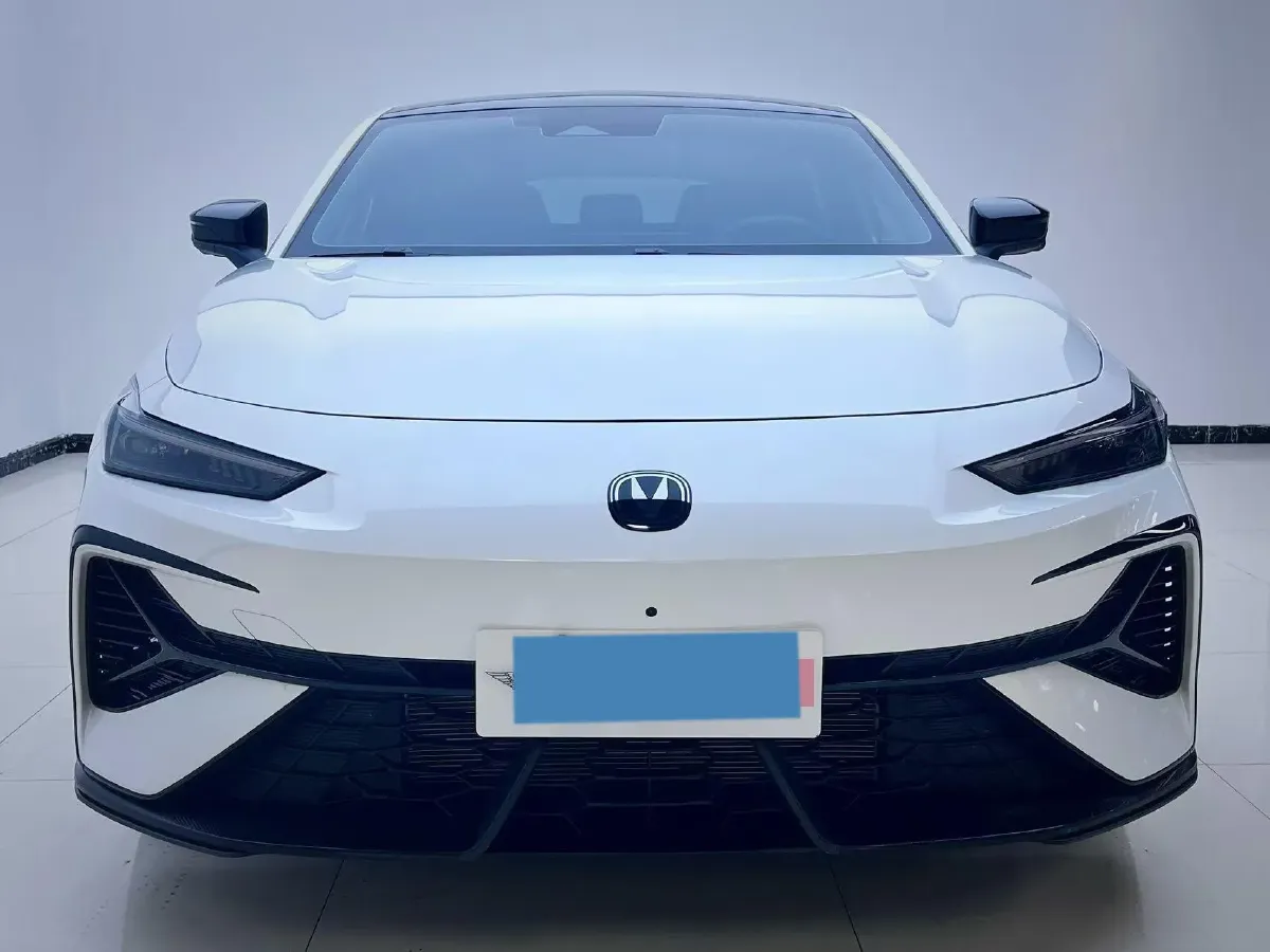 2025 ChangAn UNI-V 1.5T 192HP L4 7DCT,autocango,china used car exporter,china ev exporter,chinese used car exporter,chinese used ev exporter