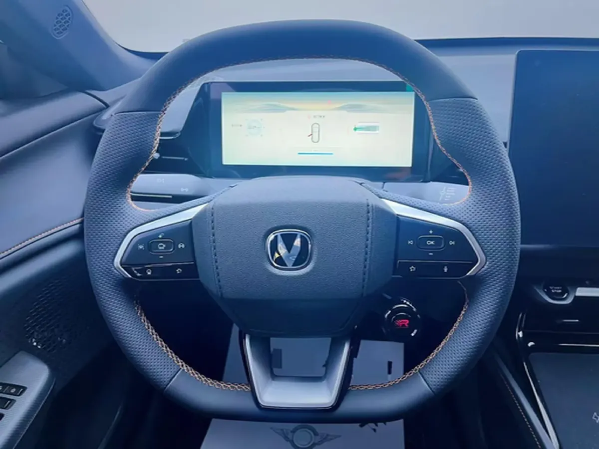 2025 ChangAn UNI-V 1.5T 192HP L4 7DCT,autocango,china used car exporter,china ev exporter,chinese used car exporter,chinese used ev exporter