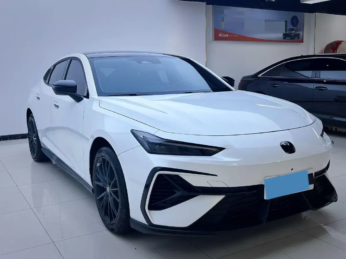 2025 ChangAn UNI-V 1.5T 192HP L4 7DCT,autocango,china used car exporter,china ev exporter,chinese used car exporter,chinese used ev exporter