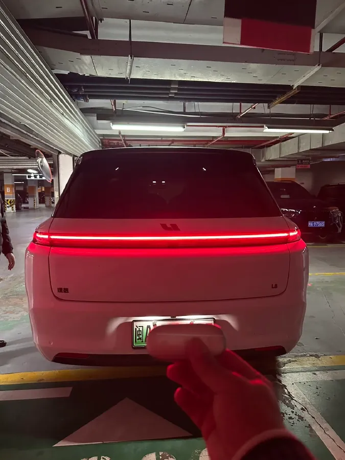 2023 Li L8 Range Extended 154HP REEV 40.9KWH,autocango,china used car exporter,china ev exporter,chinese used car exporter,chinese used ev exporter