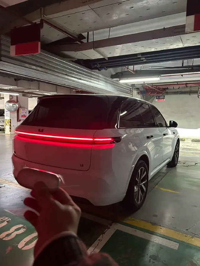 2023 Li L8 Range Extended 154HP REEV 40.9KWH,autocango,china used car exporter,china ev exporter,chinese used car exporter,chinese used ev exporter