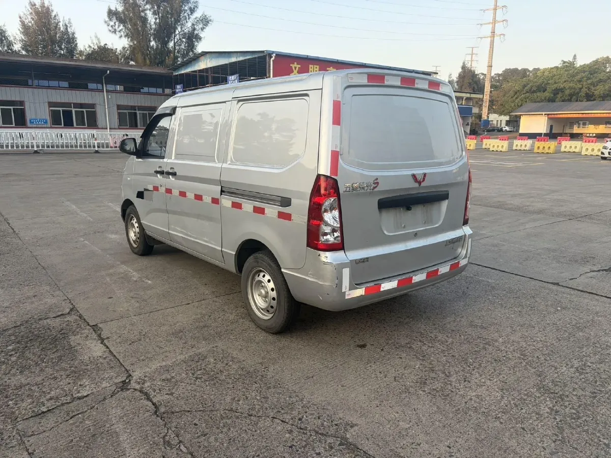 2020 WuLing RongGuang 1.2L 76HP L4 5MT,autocango,china used car exporter,china ev exporter,chinese used car exporter,chinese used ev exporter