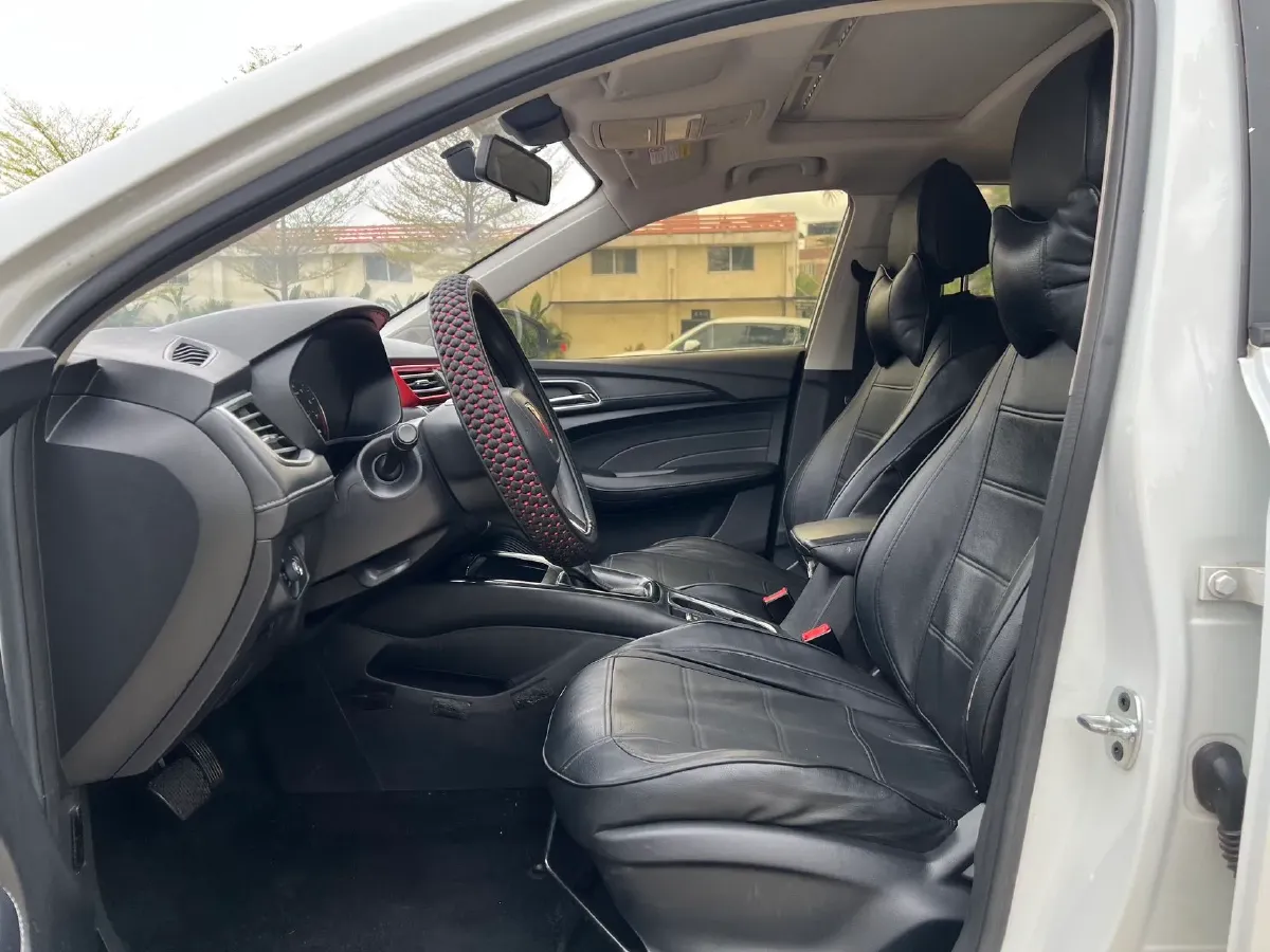 2019 Roewe i5 1.5L 120HP L4 CVT,autocango,china used car exporter,china ev exporter,chinese used car exporter,chinese used ev exporter