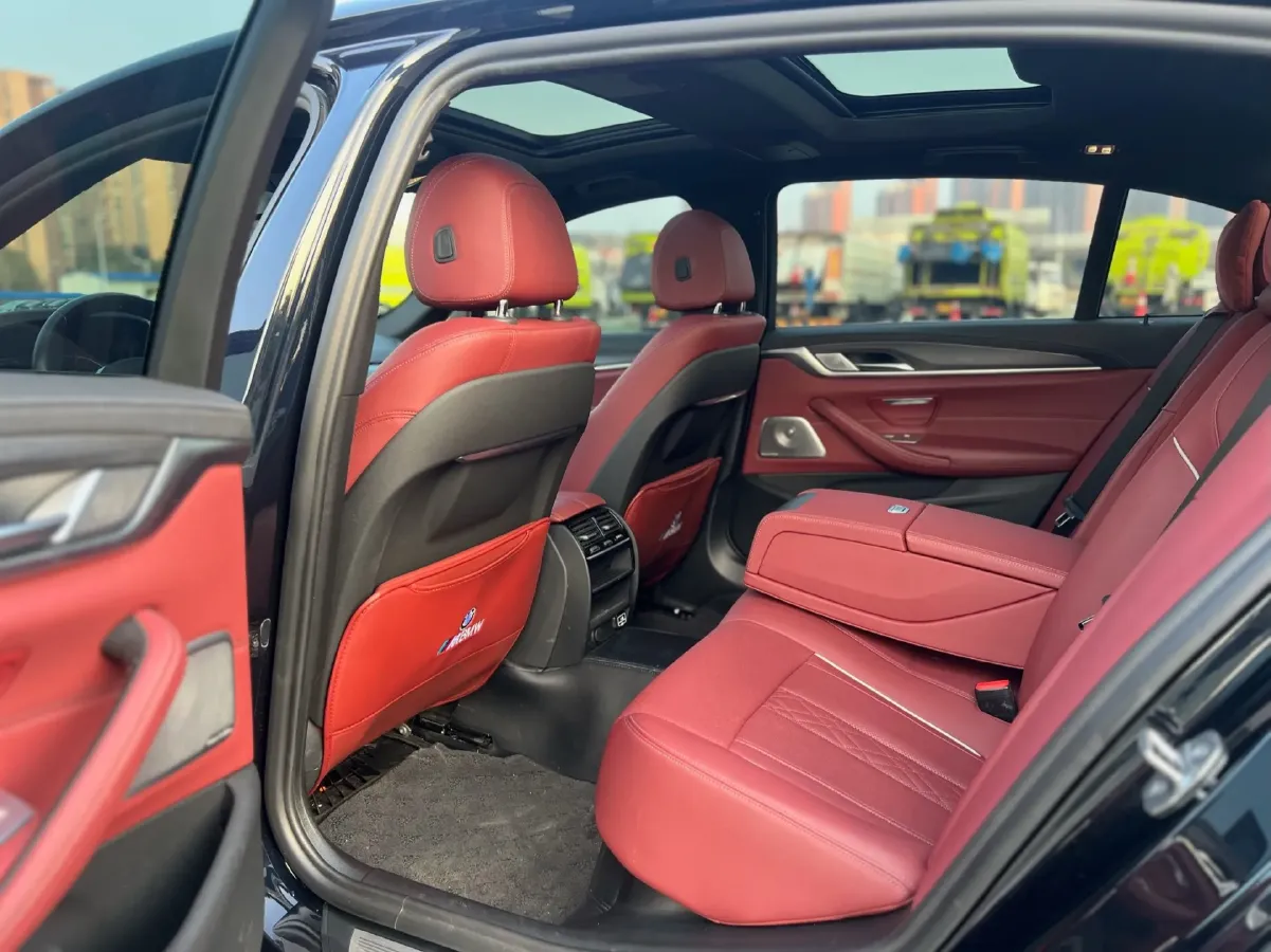 2022 BMW 5 Series 2.0T 245HP L4 8AT,autocango,china used car exporter,china ev exporter,chinese used car exporter,chinese used ev exporter