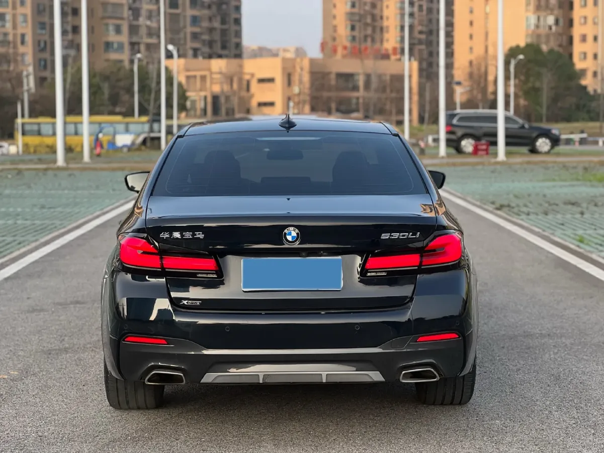 2022 BMW 5 Series 2.0T 245HP L4 8AT,autocango,china used car exporter,china ev exporter,chinese used car exporter,chinese used ev exporter