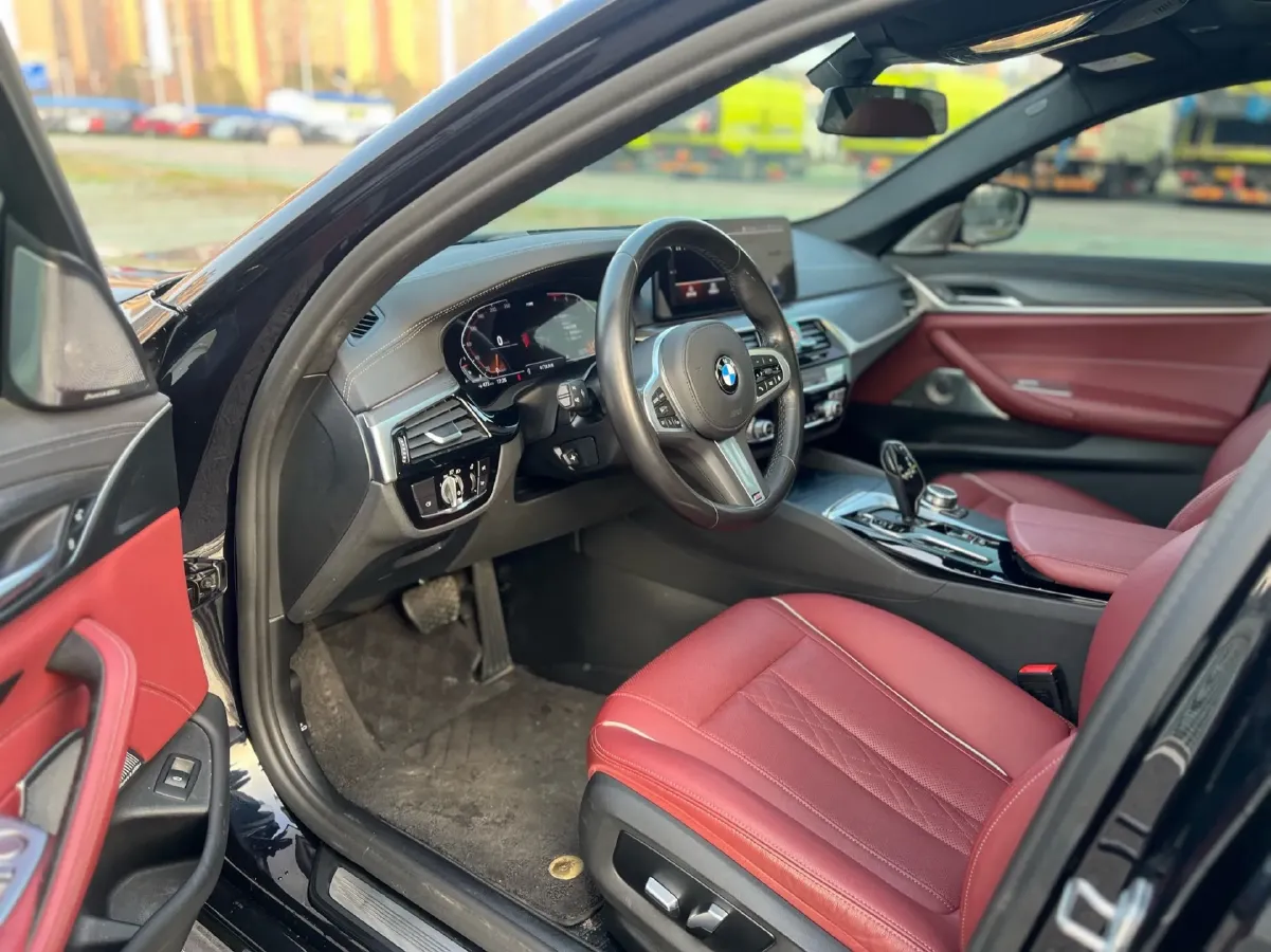 2022 BMW 5 Series 2.0T 245HP L4 8AT,autocango,china used car exporter,china ev exporter,chinese used car exporter,chinese used ev exporter