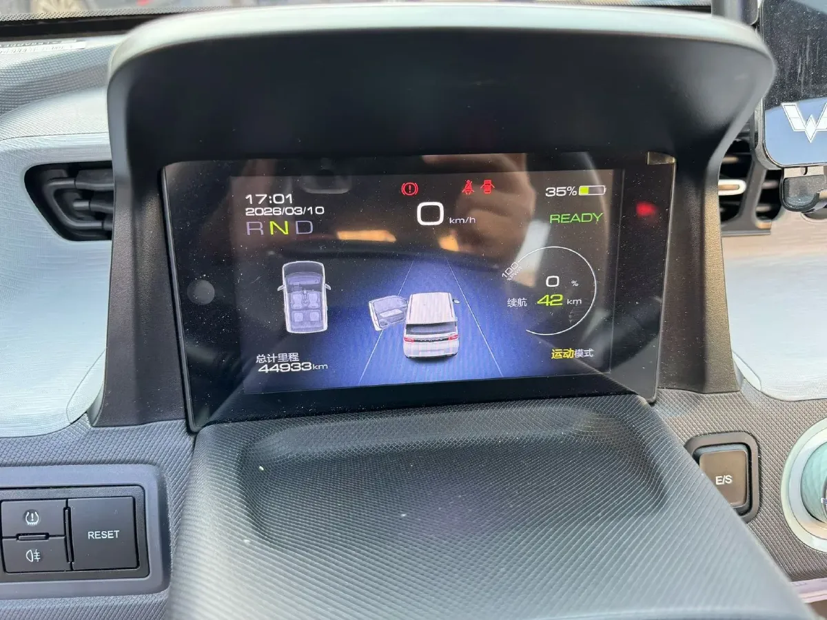 2022 WuLing HongGuang MINI EV BEV 13.9KWH,autocango,china used car exporter,china ev exporter,chinese used car exporter,chinese used ev exporter