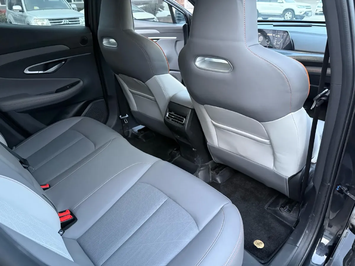 2022 ChangAn UNI-T 1.5T 188HP L4 7DCT,autocango,china used car exporter,china ev exporter,chinese used car exporter,chinese used ev exporter