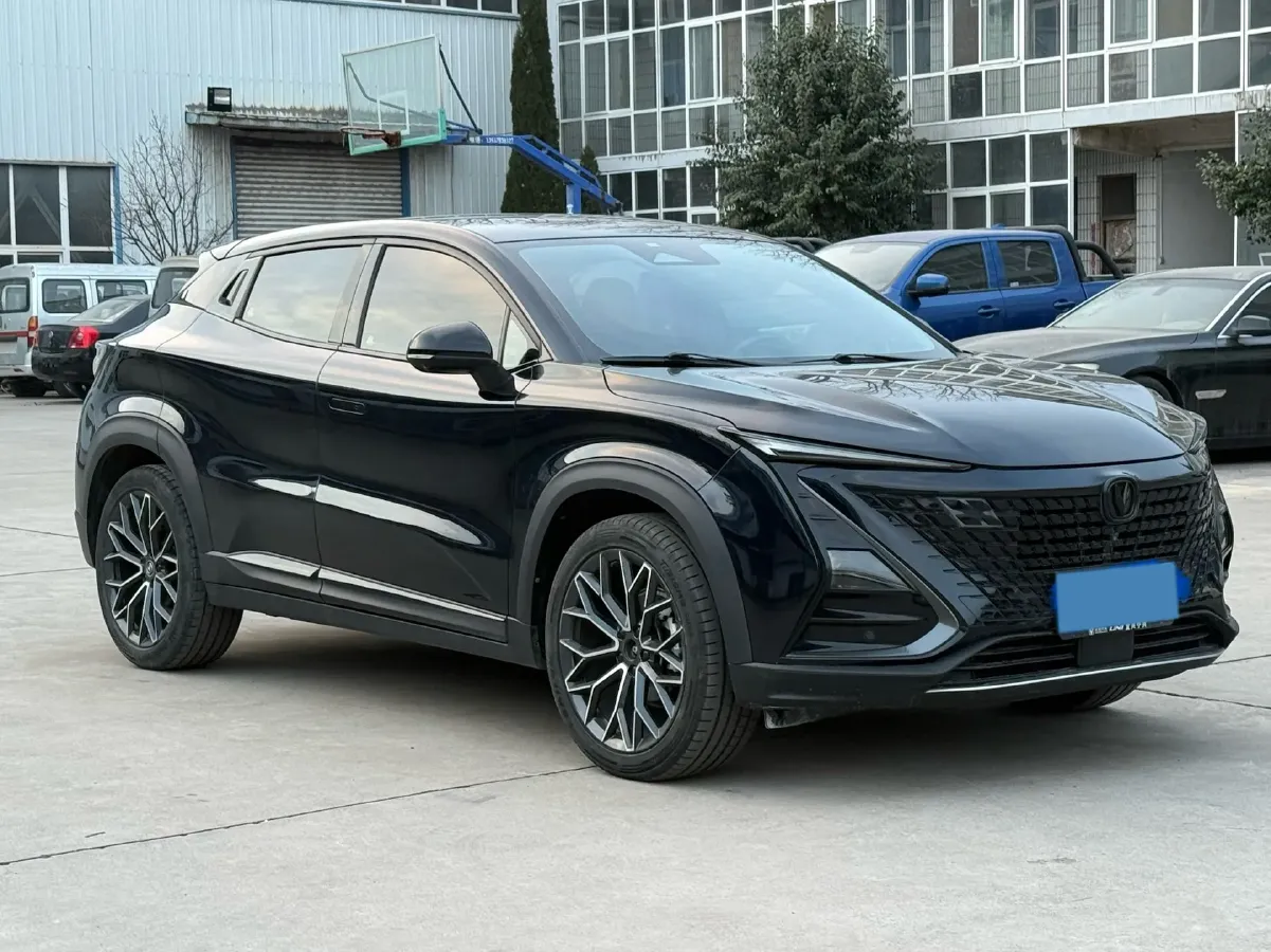 2022 ChangAn UNI-T 1.5T 188HP L4 7DCT,autocango,china used car exporter,china ev exporter,chinese used car exporter,chinese used ev exporter