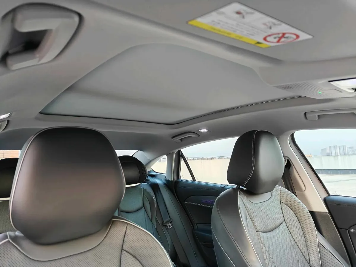 2025 Volkswagen Passat 2.0T 220HP L4 7DCT,autocango,china used car exporter,china ev exporter,chinese used car exporter,chinese used ev exporter