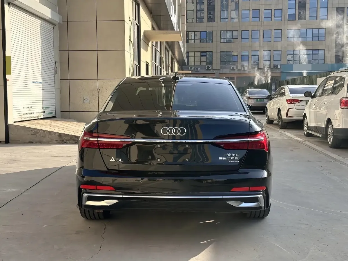 2025 Audi A6L 2.0T 245HP L4 7DCT,autocango,china used car exporter,china ev exporter,chinese used car exporter,chinese used ev exporter