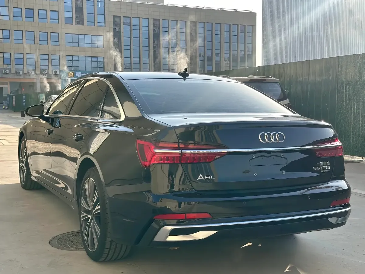 2025 Audi A6L 2.0T 245HP L4 7DCT,autocango,china used car exporter,china ev exporter,chinese used car exporter,chinese used ev exporter