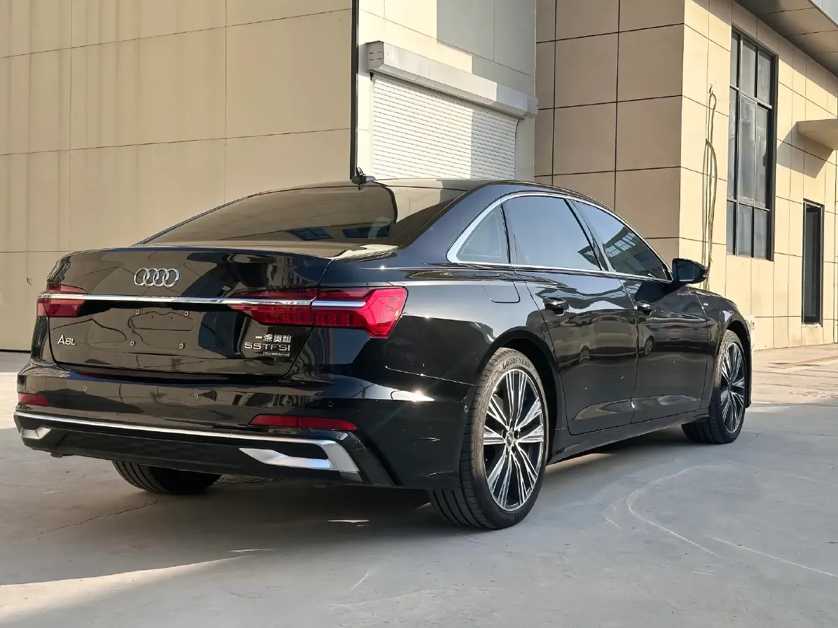 2025 Audi A6L 2.0T 245HP L4 7DCT,autocango,china used car exporter,china ev exporter,chinese used car exporter,chinese used ev exporter
