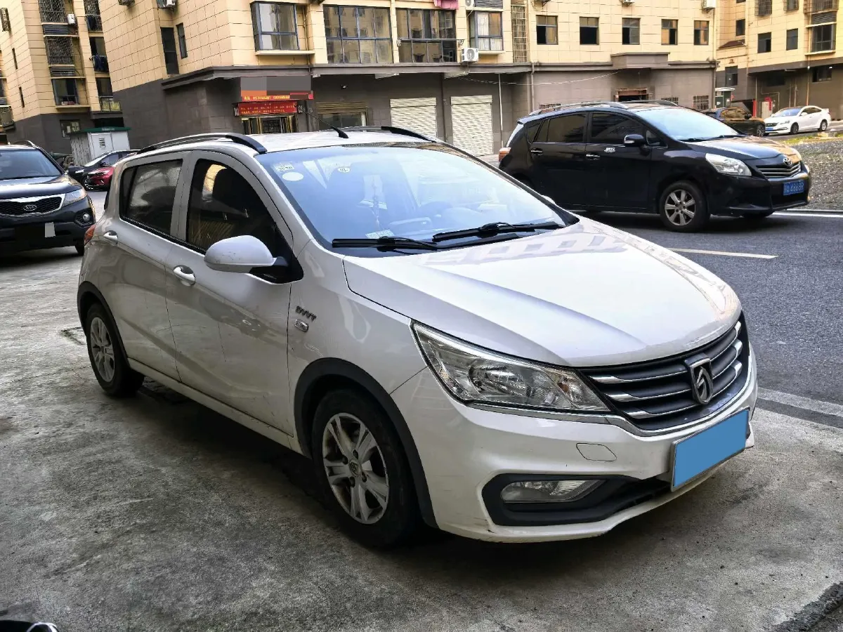 2017 BaoJun 310 1.5L 112HP L4 6MT,autocango,china used car exporter,china ev exporter,chinese used car exporter,chinese used ev exporter