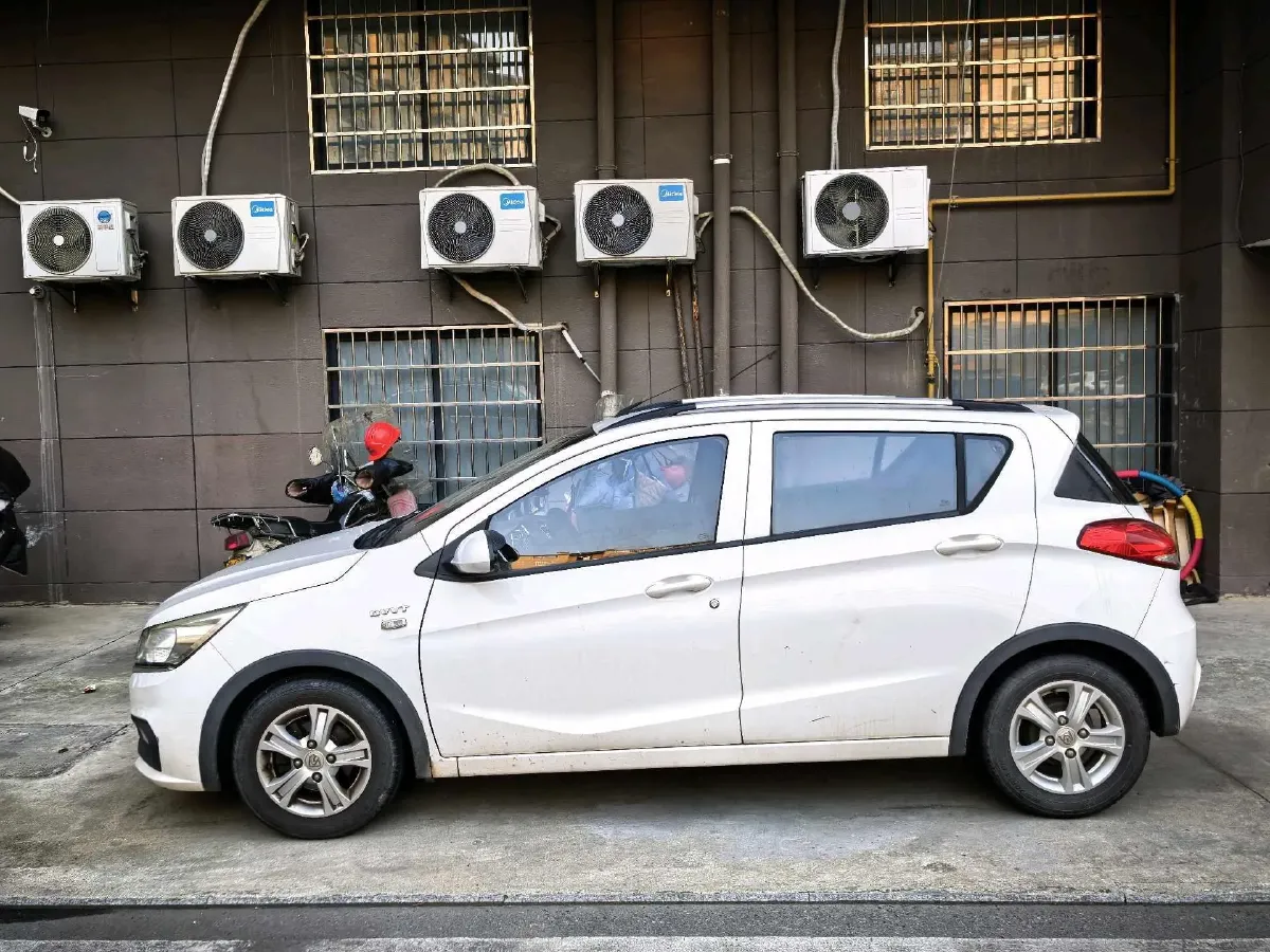 2017 BaoJun 310 1.5L 112HP L4 6MT,autocango,china used car exporter,china ev exporter,chinese used car exporter,chinese used ev exporter