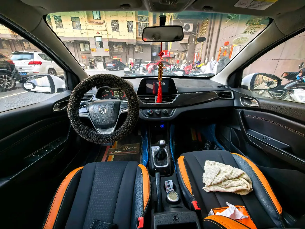 2017 BaoJun 310 1.5L 112HP L4 6MT,autocango,china used car exporter,china ev exporter,chinese used car exporter,chinese used ev exporter