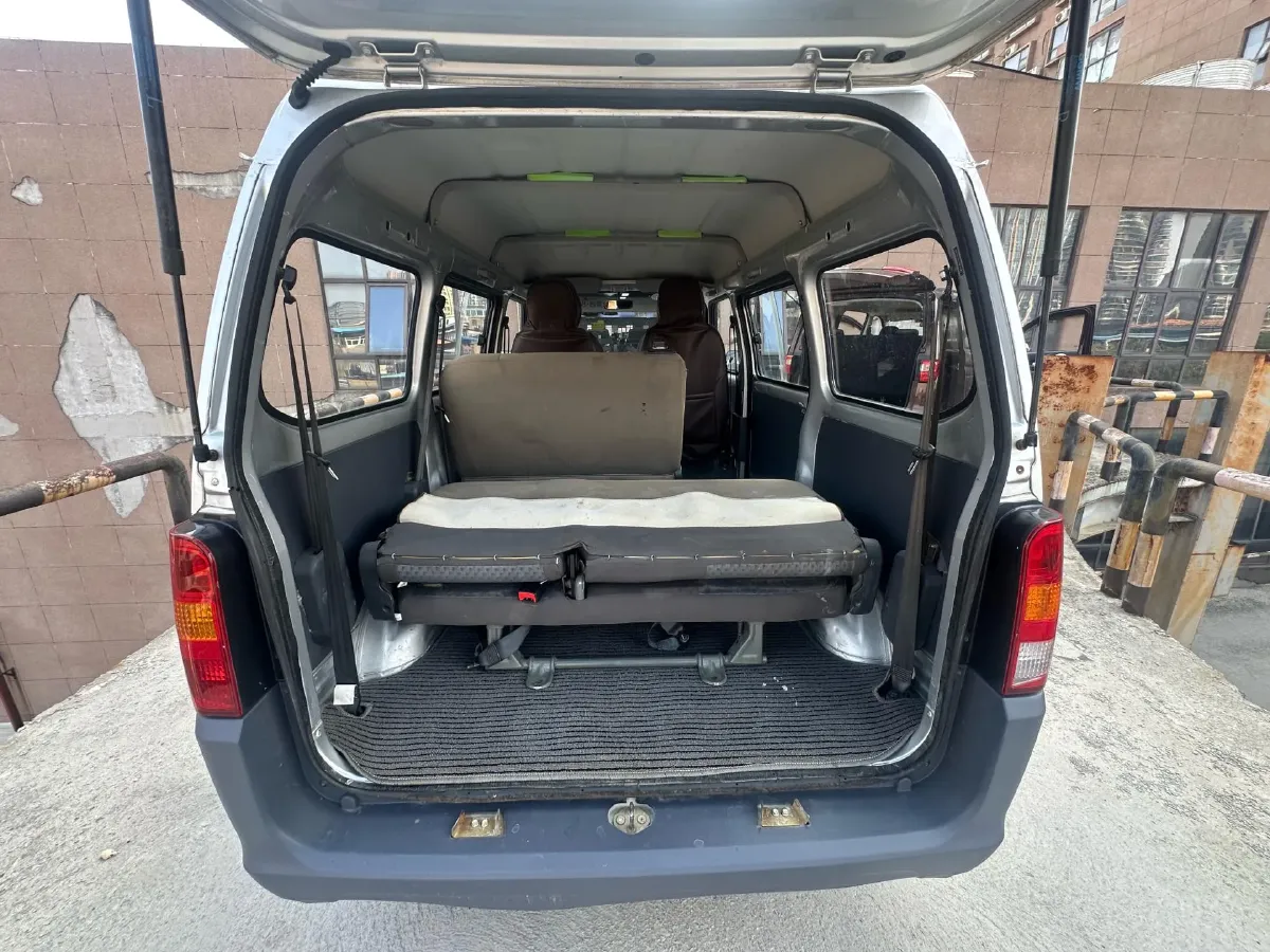 2015 WuLing ZhiGuang 1.2L 82HP L4 5MT,autocango,china used car exporter,china ev exporter,chinese used car exporter,chinese used ev exporter